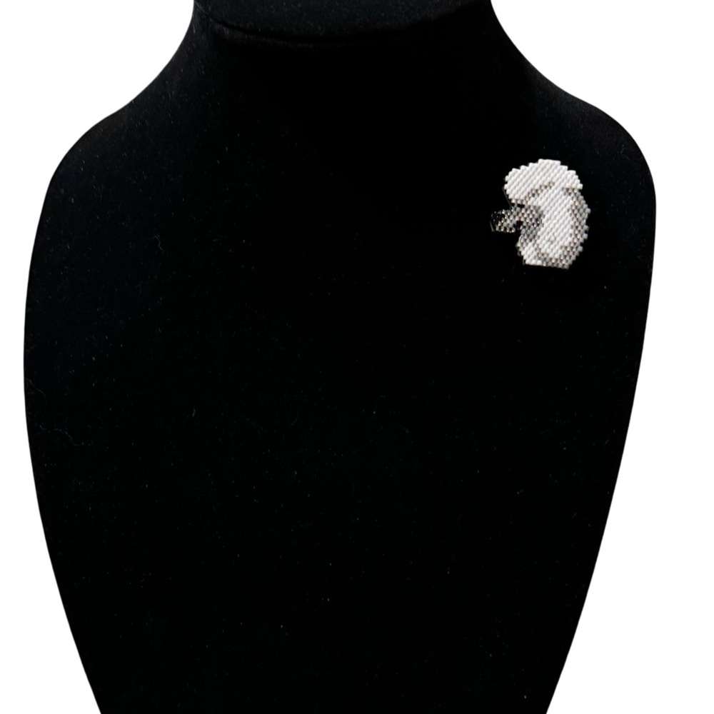 Handcrafted beaded white standard show poodle leather backed brooch pin - Picture 4 of 5